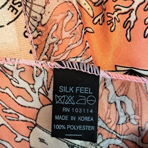 A scarf ✨️ silk feel made in Korea - Picture 8 of 8